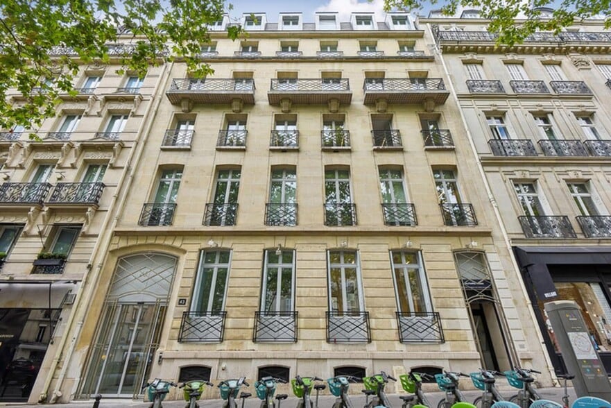 43 Avenue Marceau, Paris à louer - Photo de l’immeuble – Image 1 sur 21