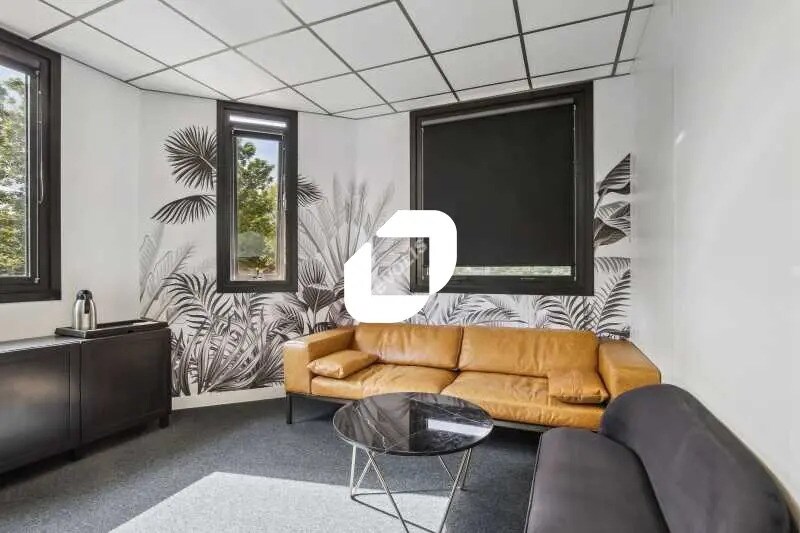 Bureau dans Tremblay-en-France à louer - Photo de l’immeuble – Image 1 sur 9