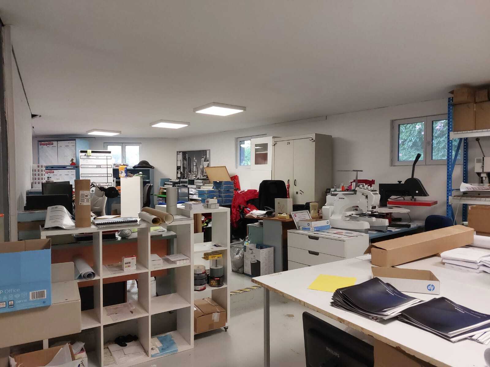 Local d’activités dans La Seyne-sur-Mer à louer Photo intérieure– Image 1 sur 3