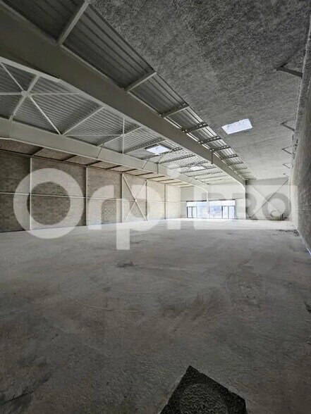 Local commercial dans Champigny à louer - Photo de l’immeuble – Image 3 sur 4