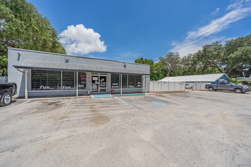 4718 Gall Blvd, Zephyrhills, FL à vendre - Photo de l’immeuble – Image 1 sur 11