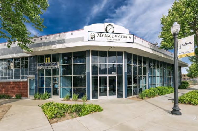 3301-3307 Broadway, Sacramento, CA à louer - Photo de l’immeuble – Image 2 sur 8