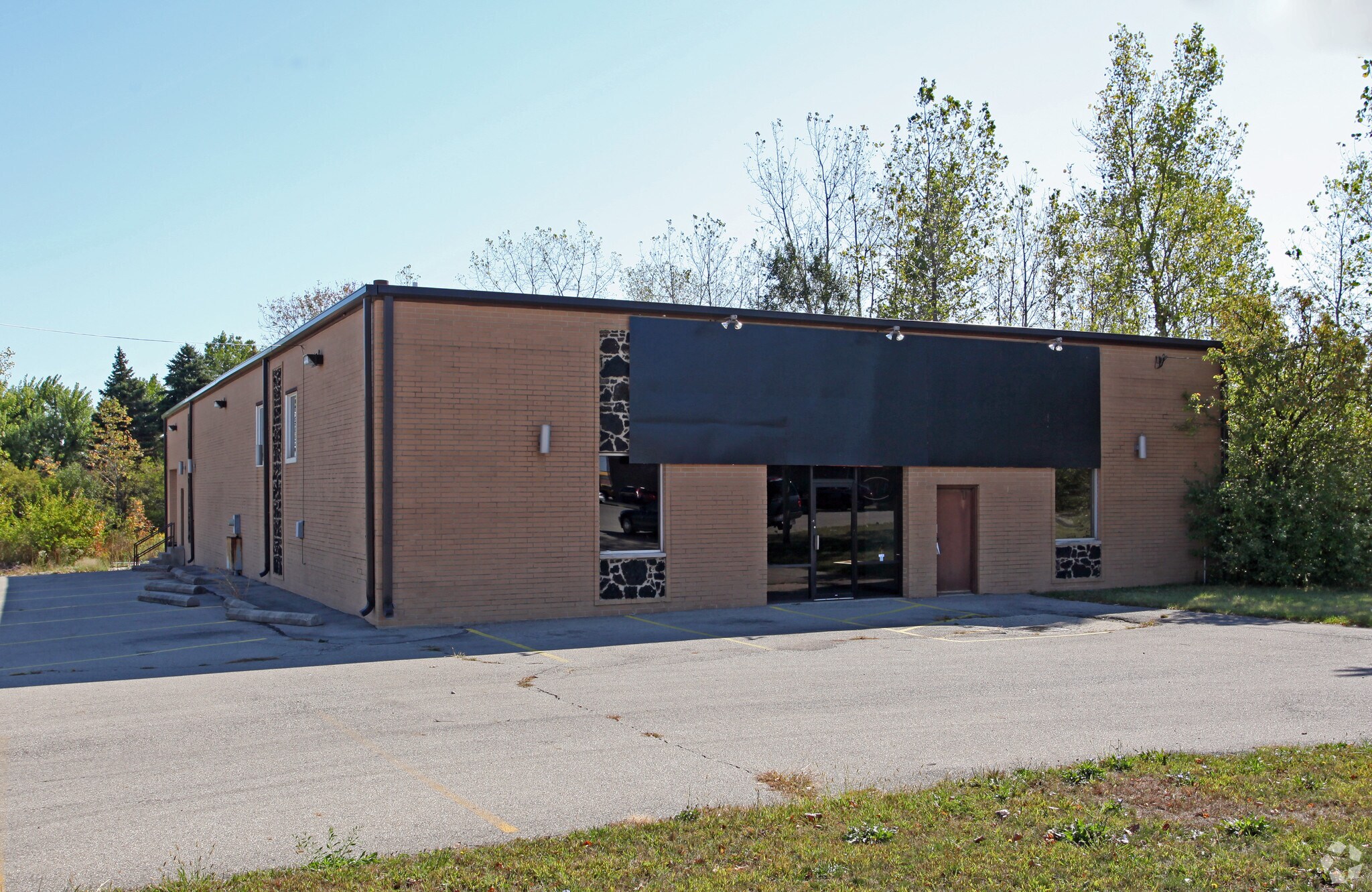 6945 Homestretch Ave, Dayton, OH à louer Photo principale– Image 1 sur 3
