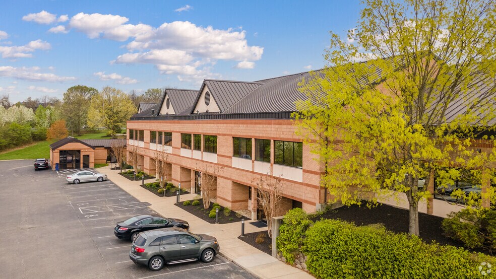 2865 Chancellor Dr, Crestview Hills, KY à vendre - Photo de l’immeuble – Image 2 sur 4