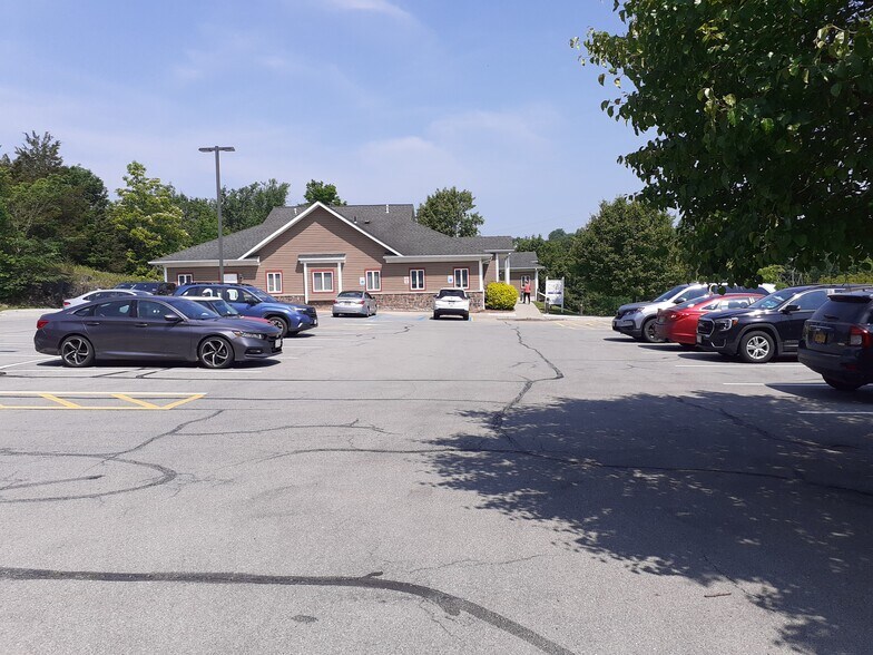 1460 Route 17M, Chester, NY à louer - Photo de l’immeuble – Image 3 sur 14