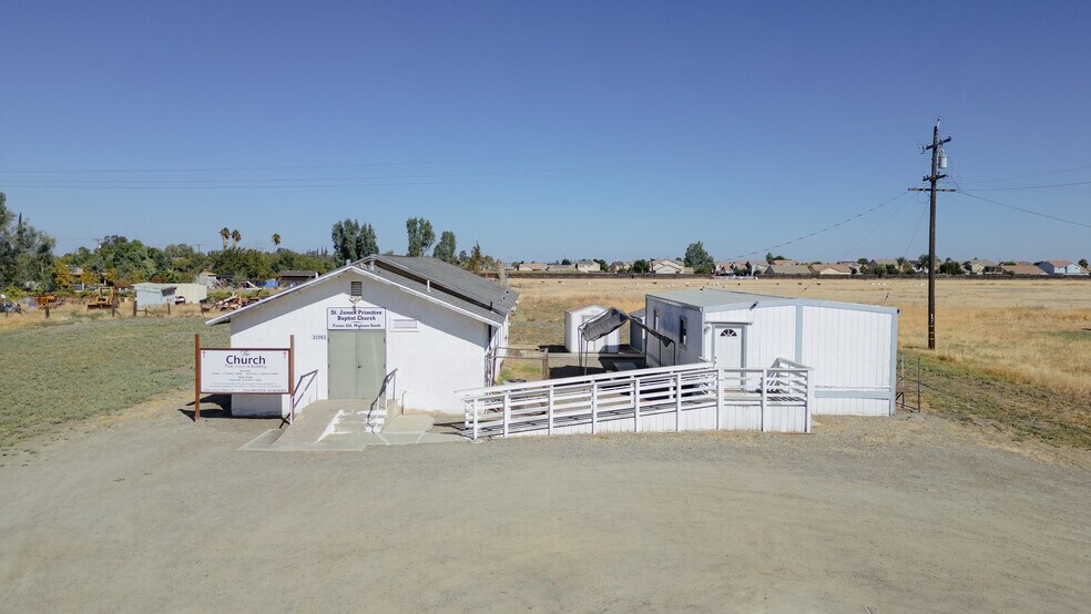 21562 Reynolds Ave, Dos Palos, CA à vendre - Photo de l’immeuble – Image 2 sur 31