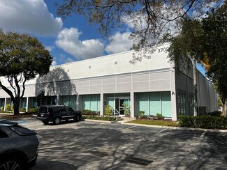 Plus de détails pour 3700 N 29th Ave, Hollywood, FL - Industriel/Logistique à louer