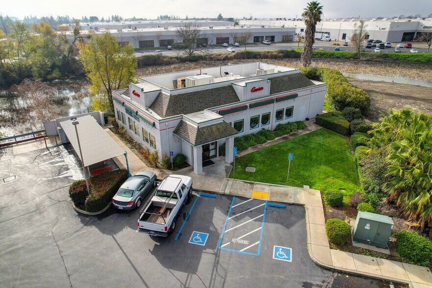 4025 Lake Rd, West Sacramento, CA à vendre - Photo de l’immeuble – Image 2 sur 18