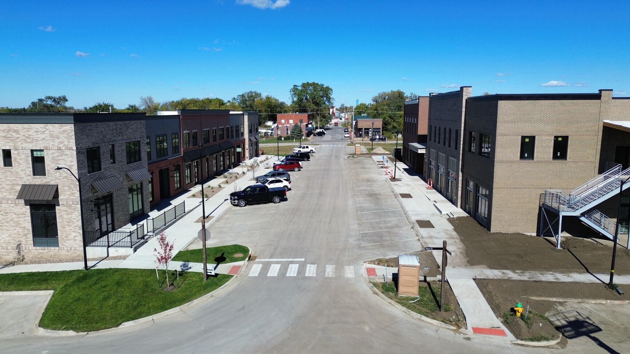 1107 S 44th Pl, Cumming, IA à louer Photo principale– Image 1 sur 6