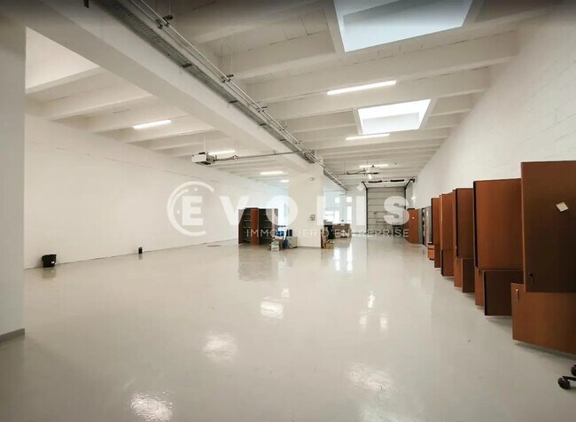 Plus de détails pour Bureau, Local d'activités à louer