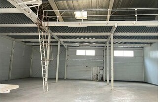 Plus de détails pour Industriel/Logistique à louer