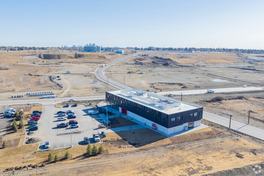 5894 Tsuut'ina Pky, Calgary, AB à louer - Aérien – Image 2 sur 2