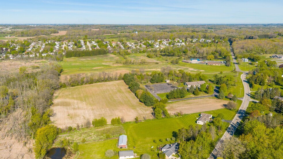 1130 Wildwood Rd, West Bend, WI à vendre - Photo de l’immeuble – Image 2 sur 3