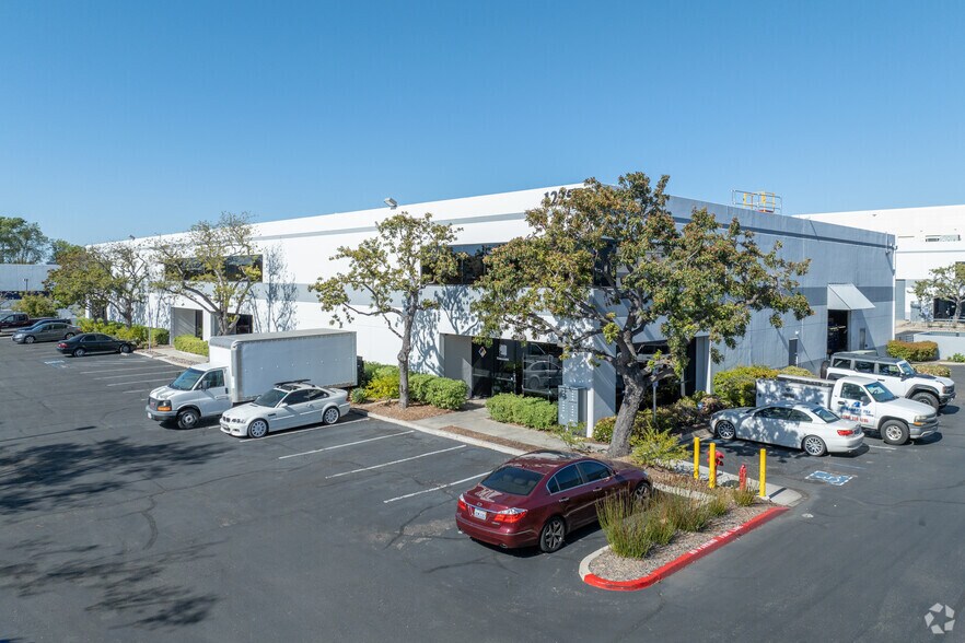 12255 Kirkham Rd, Poway, CA à louer - Photo principale – Image 1 sur 9