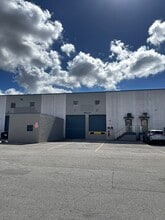 8740-8890 NW 102nd St, Medley, FL à louer Photo de l’immeuble– Image 1 sur 4