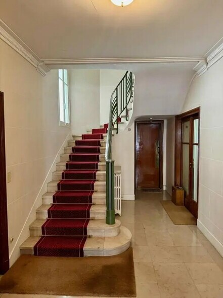 Bureau dans Paris à louer - Photo de l’immeuble – Image 2 sur 5