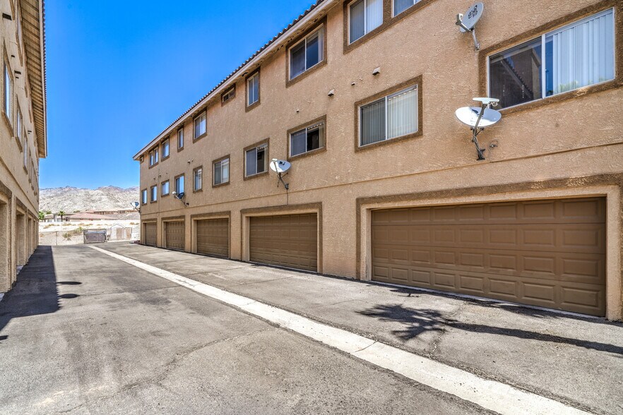 3400 Dry Gulch Dr, Laughlin, NV à vendre - Photo de l’immeuble – Image 2 sur 21