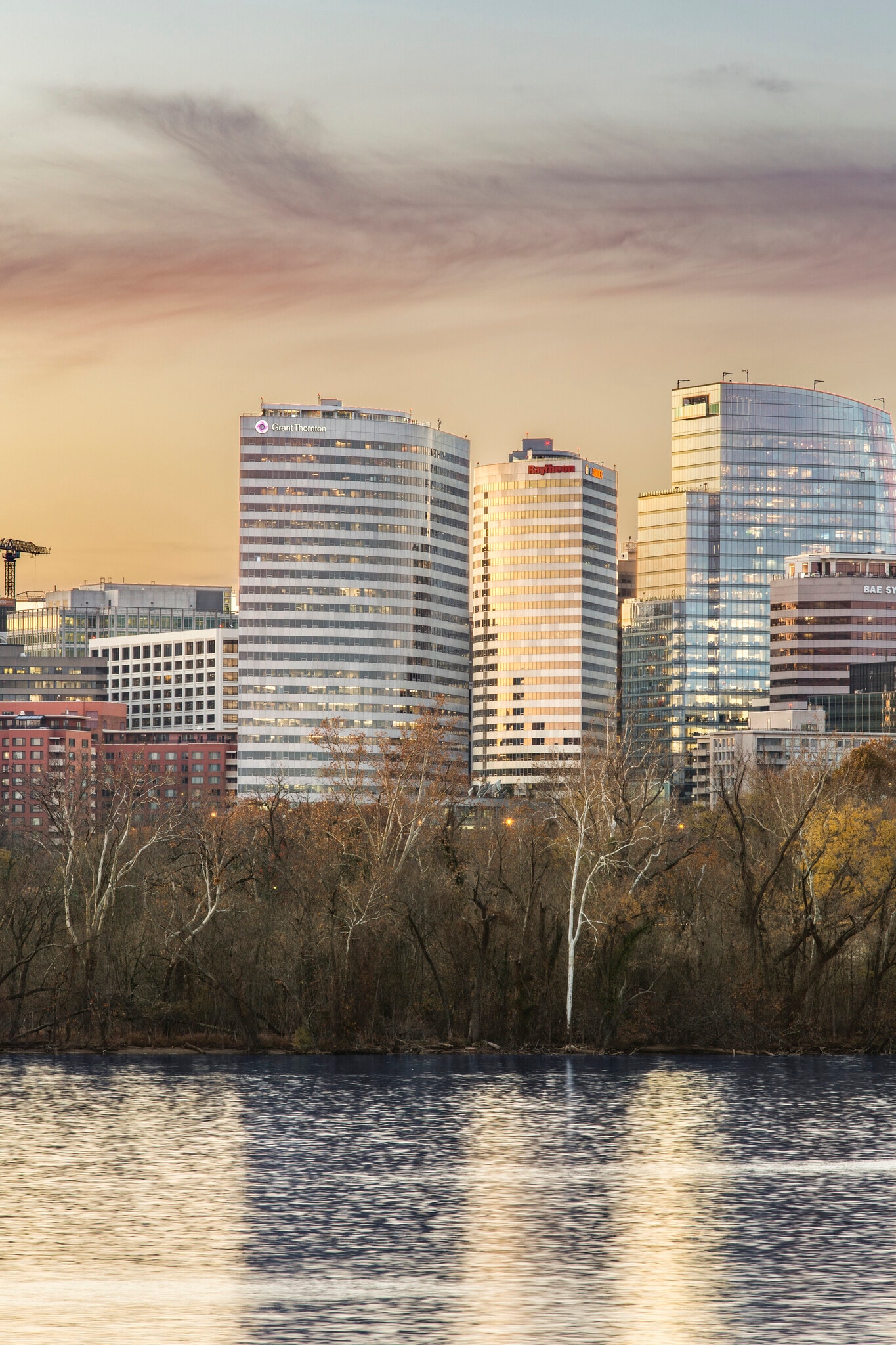 1100 Wilson Blvd, Arlington, VA à louer Photo principale– Image 1 sur 42