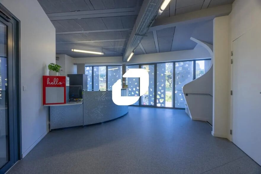 Bureau dans Combs-la-Ville à louer - Photo de l’immeuble – Image 2 sur 18