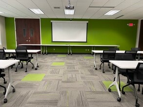 11492 Bluegrass Pky, Louisville, KY à louer Photo intérieure– Image 1 sur 4