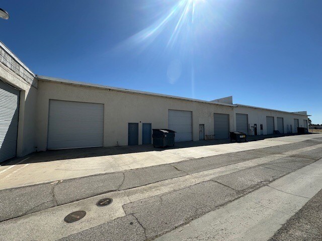 13580 Nomwaket Rd, Apple Valley, CA à louer - Photo de l’immeuble – Image 2 sur 6