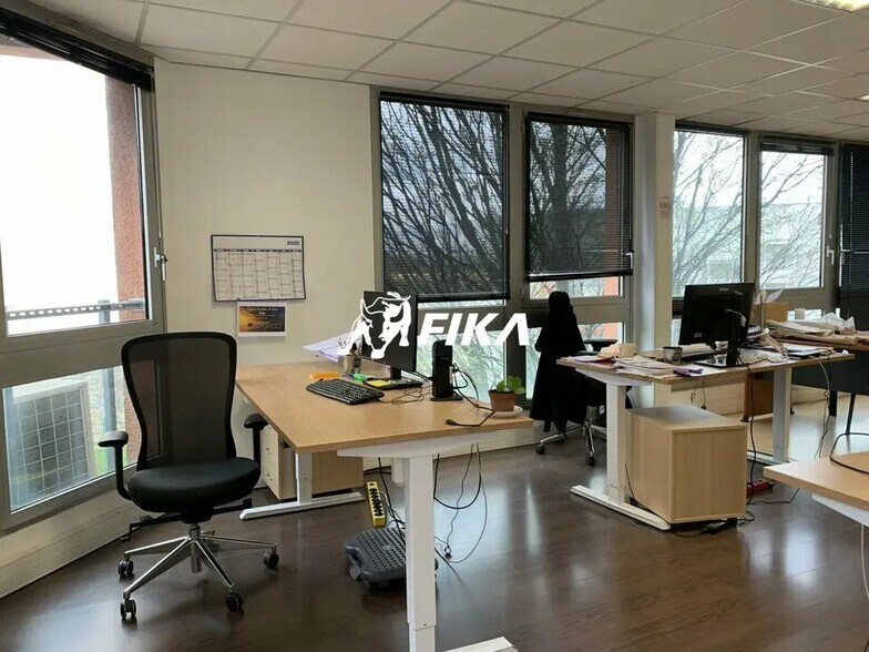 Bureau dans Toulouse à louer - Photo de l’immeuble – Image 3 sur 9