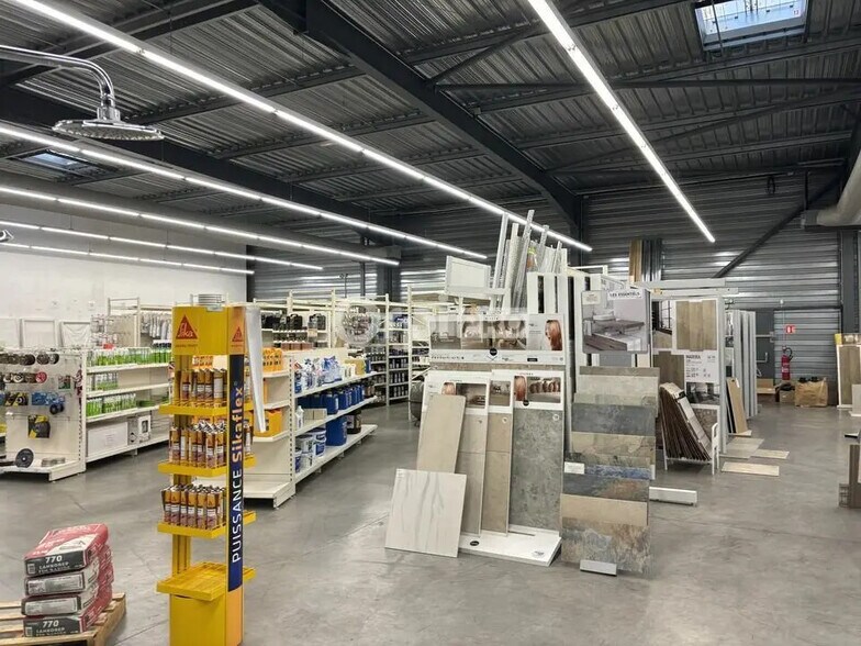 Local commercial dans Vedène à vendre - Photo de l’immeuble – Image 2 sur 2