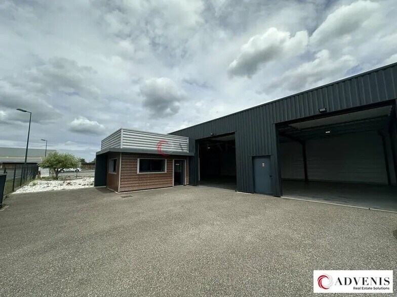 Local d'activités dans Belin-Béliet à vendre - Photo de l’immeuble – Image 1 sur 5