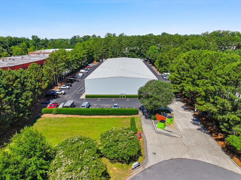 4255 Trotters Way, Alpharetta, GA à louer - Photo de l’immeuble – Image 2 sur 9