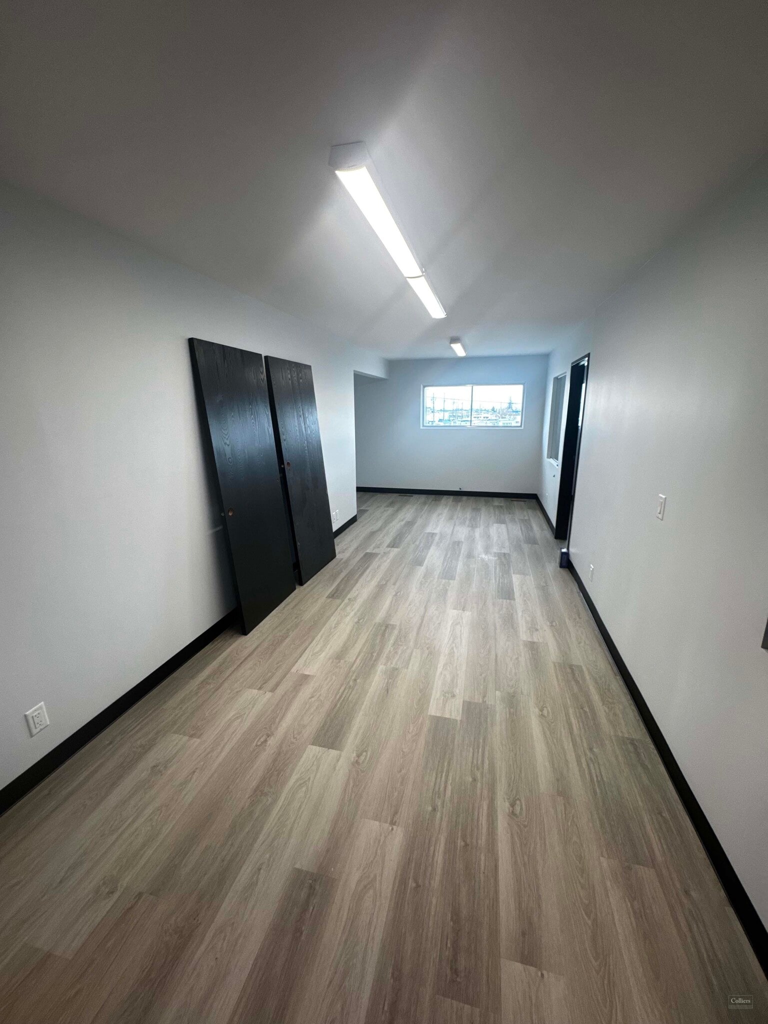 2109-2117 50th St SE, Calgary, AB à louer Photo intérieure– Image 1 sur 4
