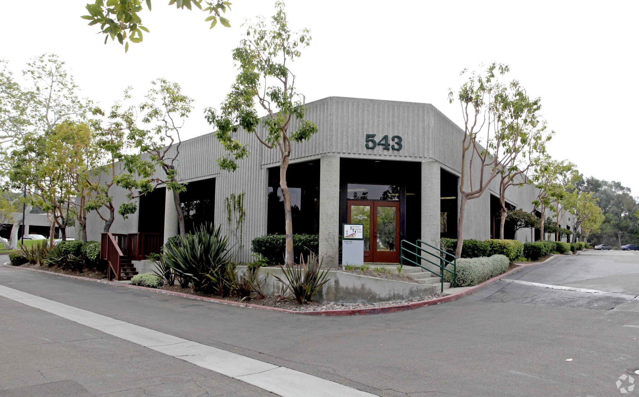 543 Encinitas Blvd, Encinitas, CA à louer Photo principale– Image 1 sur 14