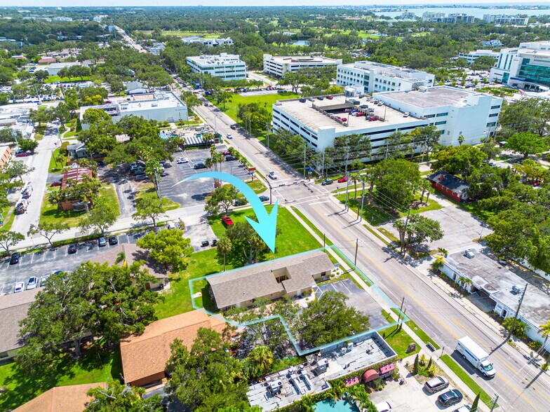 1105 S Fort Harrison Ave, Clearwater, FL à louer - Photo de l’immeuble – Image 2 sur 36