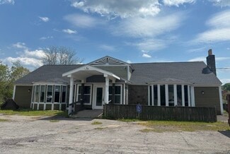 Plus de détails pour 380 S Railroad St, Parish, NY - Local commercial à vendre