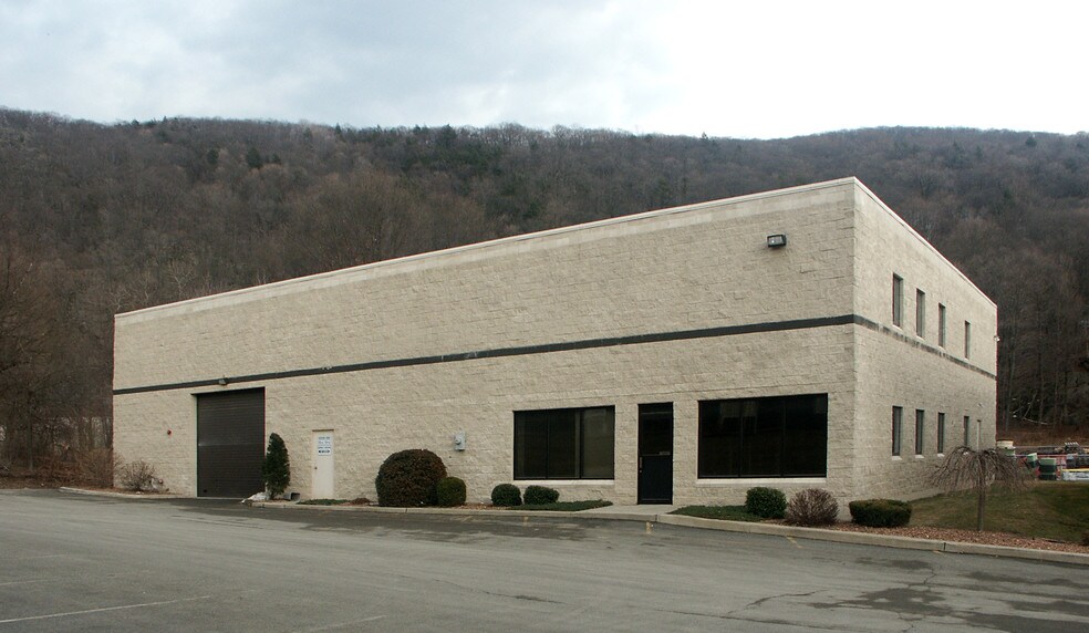 38 Route 9, Fishkill, NY à louer - Photo de l’immeuble – Image 3 sur 5