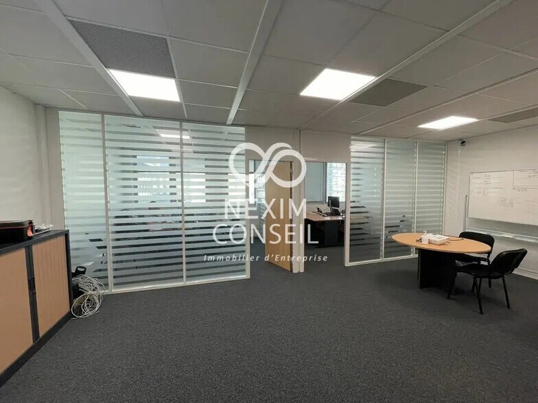 Bureau dans Asnières-sur-Seine à louer - Photo de l’immeuble – Image 1 sur 9
