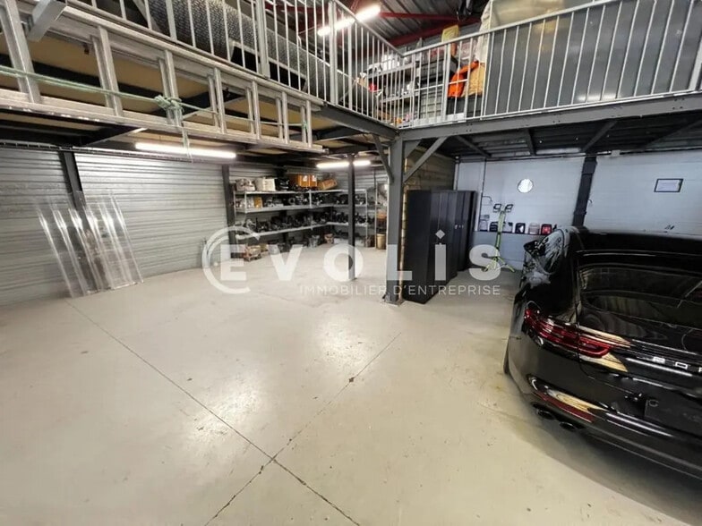 Local d’activités dans Saint-Pierre-du-Perray à louer - Photo intérieure – Image 3 sur 9