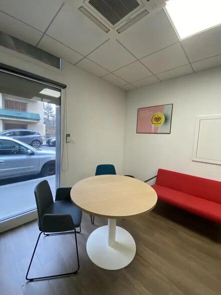 4 Bis Avenue Camille Rousset, Bron à vendre - Photo intérieure – Image 3 sur 6