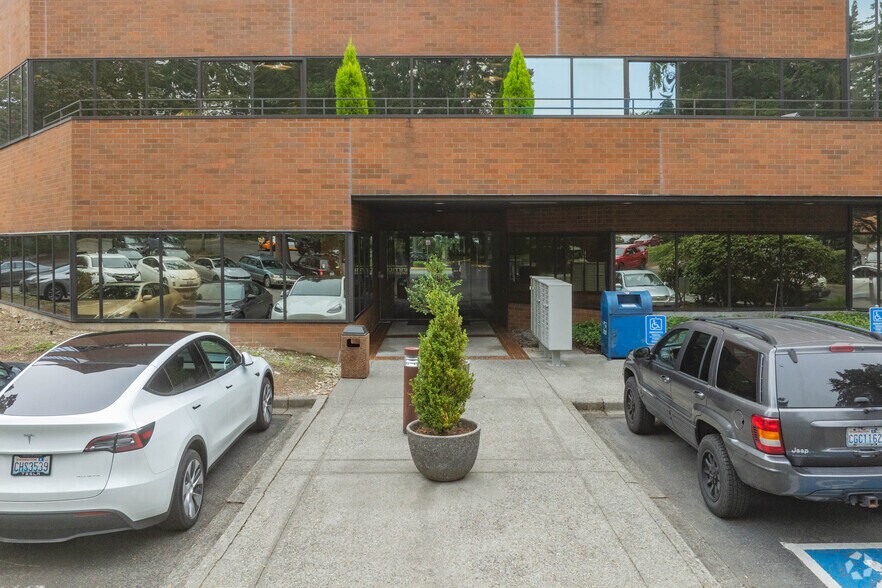 1010 S 336th St, Federal Way, WA à louer - Photo de l’immeuble – Image 2 sur 4