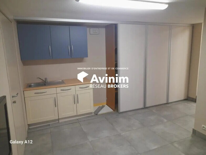 Local commercial dans Fay-aux-Loges à vendre - Photo intérieure – Image 3 sur 12