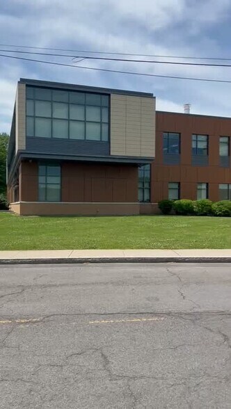 1105 Floyd Ave, Rome, NY à louer - Vidéo sur l’annonce professionnelle – Image 2 sur 13