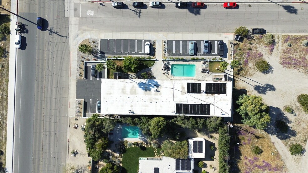 2303 N Indian Canyon Dr, Palm Springs, CA à vendre - Photo de l’immeuble – Image 2 sur 17