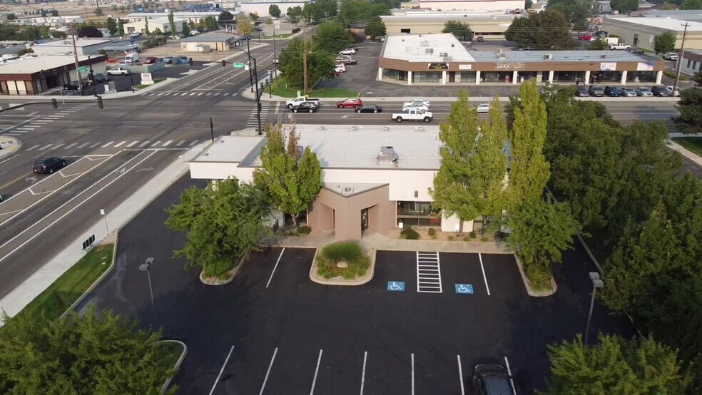 10484 W Emerald St, Boise, ID à vendre - Vidéo sur l’annonce professionnelle – Image 2 sur 41