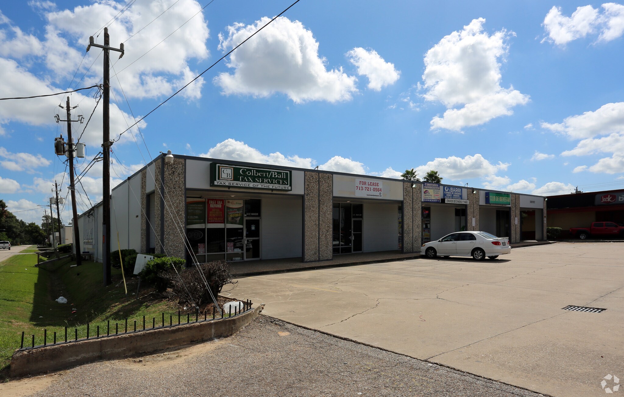 3404-3412 Mangum Rd, Houston, TX à louer Photo principale– Image 1 sur 4