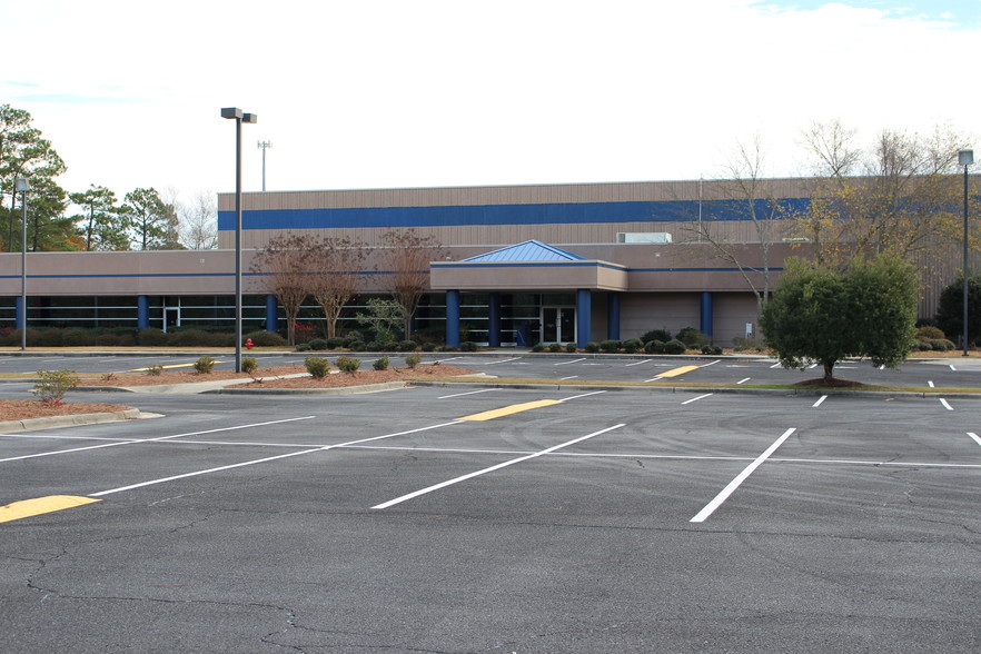 800 Technology Dr, Fayetteville, NC à vendre - Photo de l’immeuble – Image 3 sur 15