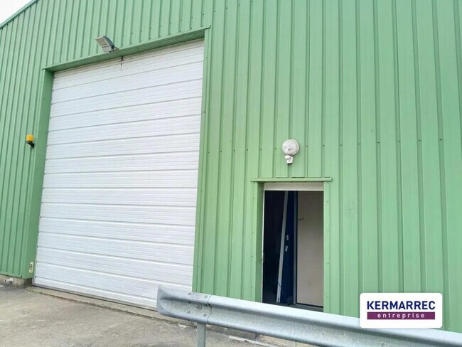 Plus de détails pour Local d’activités à vendre