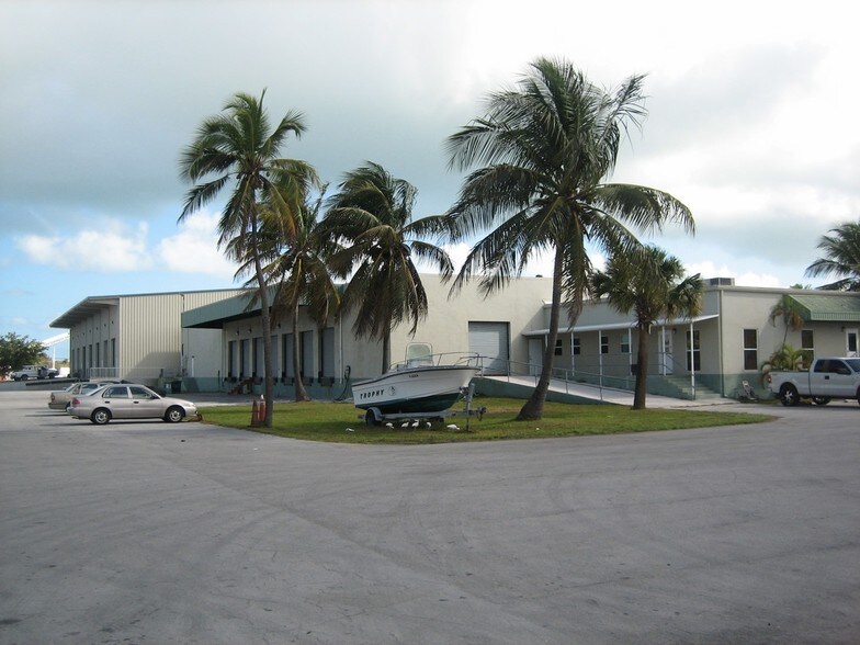 121 Overseas Hwy, Key West, FL à louer - Photo de l’immeuble – Image 1 sur 25