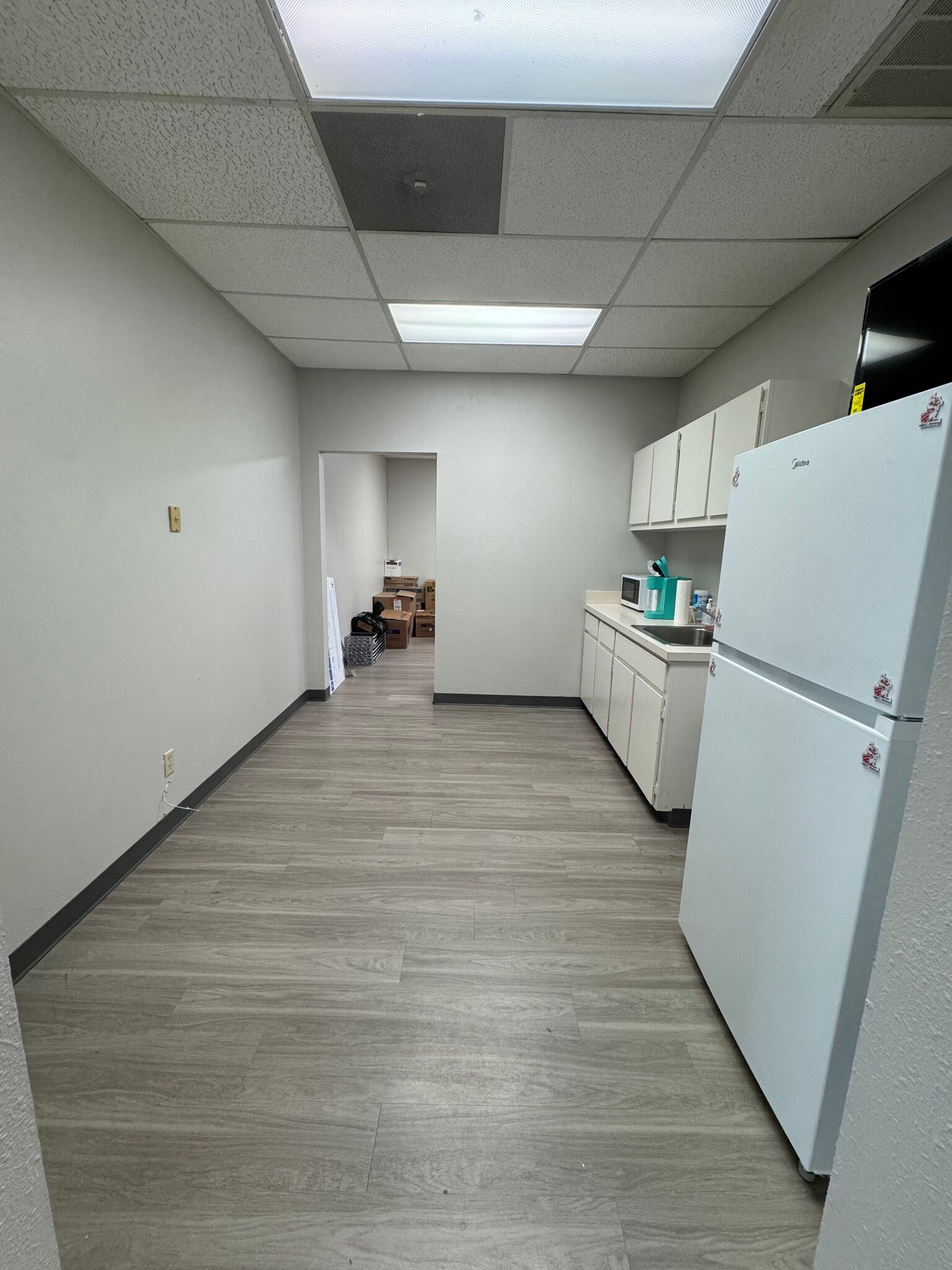 1517 W Carrier Pky, Grand Prairie, TX à louer Photo intérieure– Image 1 sur 5