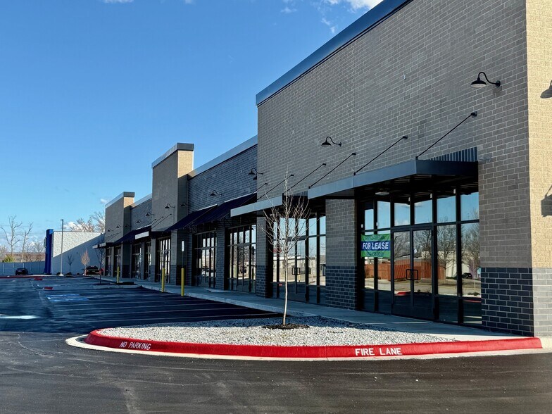 184 South Maestri Road, Tontitown, AR à louer - Photo de l’immeuble – Image 2 sur 6