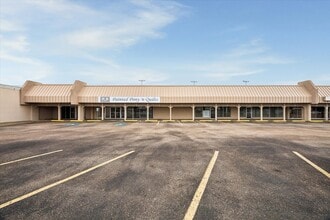 1001-1023 S Broadway St, La Porte, TX à louer Photo intérieure– Image 2 sur 14