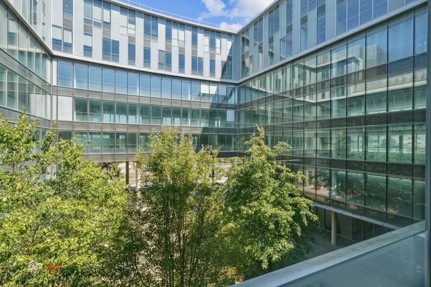 11-19 Rue Ernest Renan, Nanterre à louer - Photo de l’immeuble – Image 3 sur 9